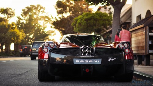 400---jIHhUqY---Pagani-Huayraa5e32828195fffe7.jpg