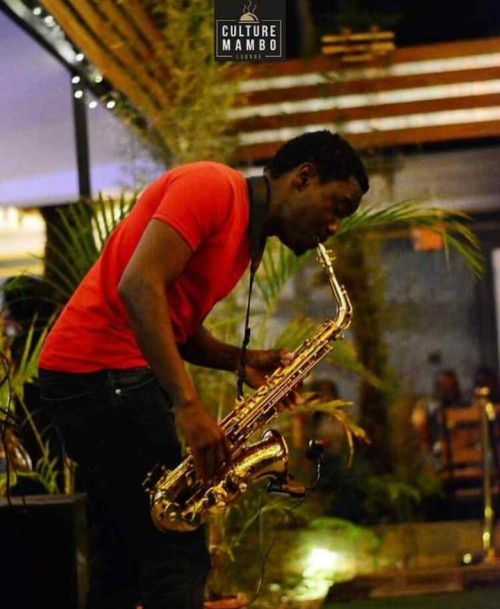 Buua_playing2a1d39e81825c503.jpg
