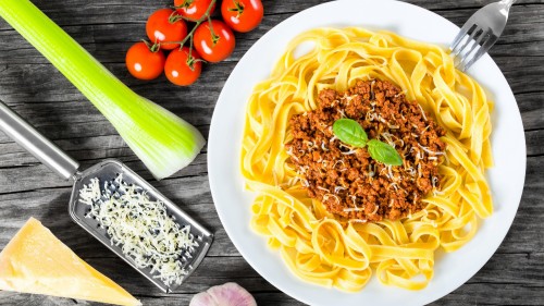 spaghetti-5120x2880-cheese-tomato-5k-1660304f09684cd24b0f1.jpg